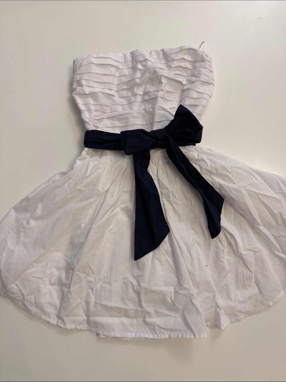 Hollister White Strapless Y2K Style Dress with Navy Bow